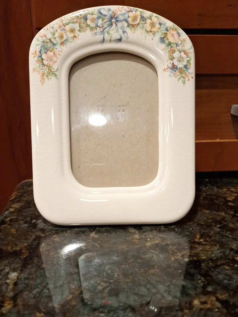 Vtg. Hallmark Floral Bow Ceramic Photo Frame in Cream, Blue And Pink